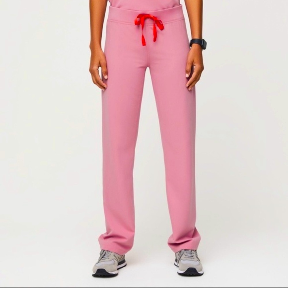Figs Chalk Pink Livingston scrub pants. Sold out online. XSP